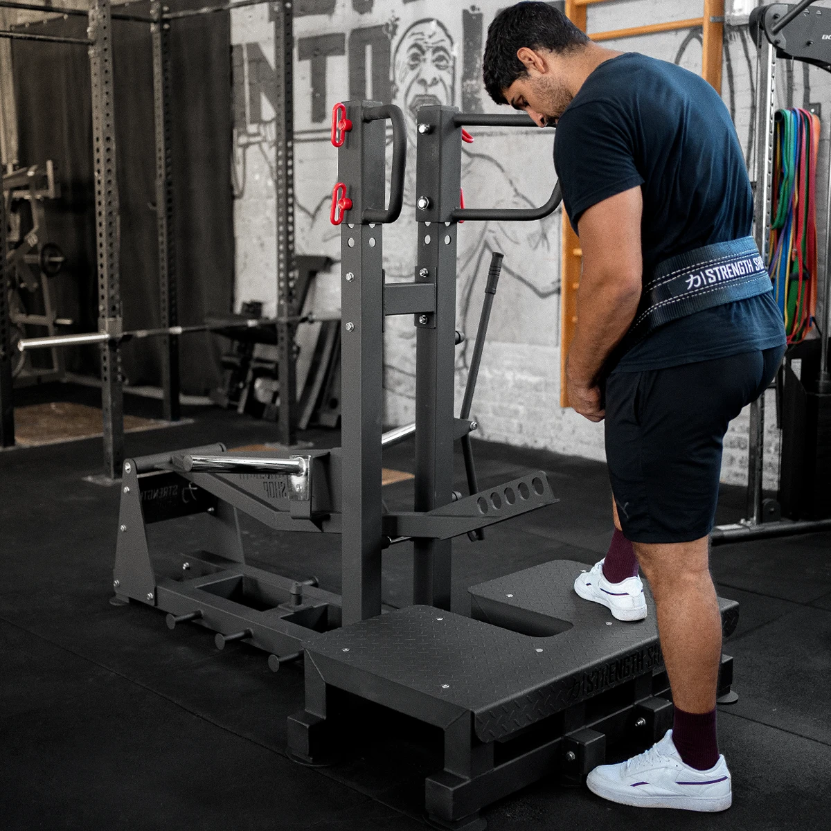 Riot Belt Squat Machine Incl. Belt & Carabiner 6 Riot Belt Squat Machine Incl. Belt & Carabiner - Image 4