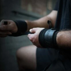 Super Heavy Wrist Wraps, Stealth, IPF Approved – 60cm/90cm -Strength Shop WRIST WRAPS HEAVY STLTH AS 3 1ad1e715 c3c1 4bdc aabd 49a36eedc125