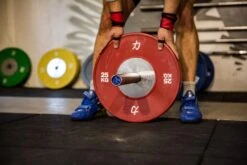 Riot Weightlifting Bar - Men's 20kg, IWF Specification 15 Riot Weightlifting Bar - Men's 20kg, IWF Specification -Strength Shop hantel 1