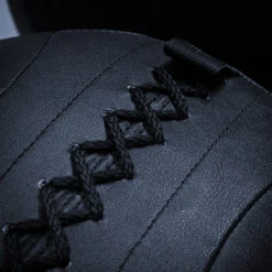 Medicine/Wall Balls - 3-15KG -Strength Shop medicine ball detail 1